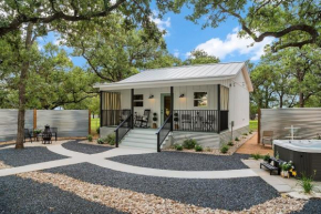 Das Woerner Haus Darling Home with Hot Tub